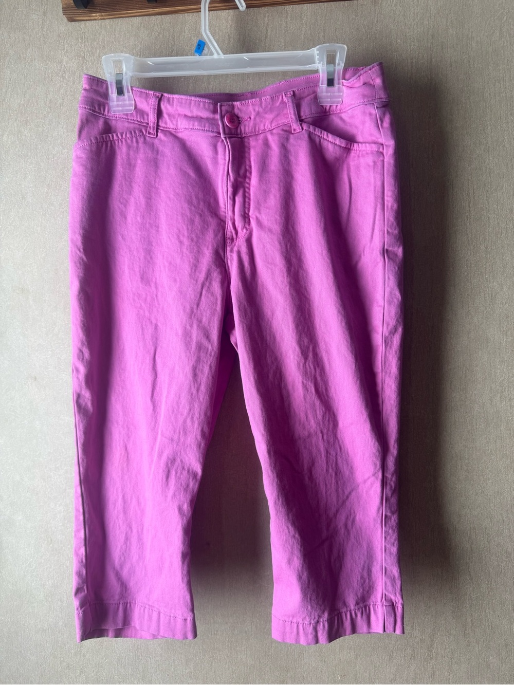 St. John's Bay Pink Stretch Capri Pants